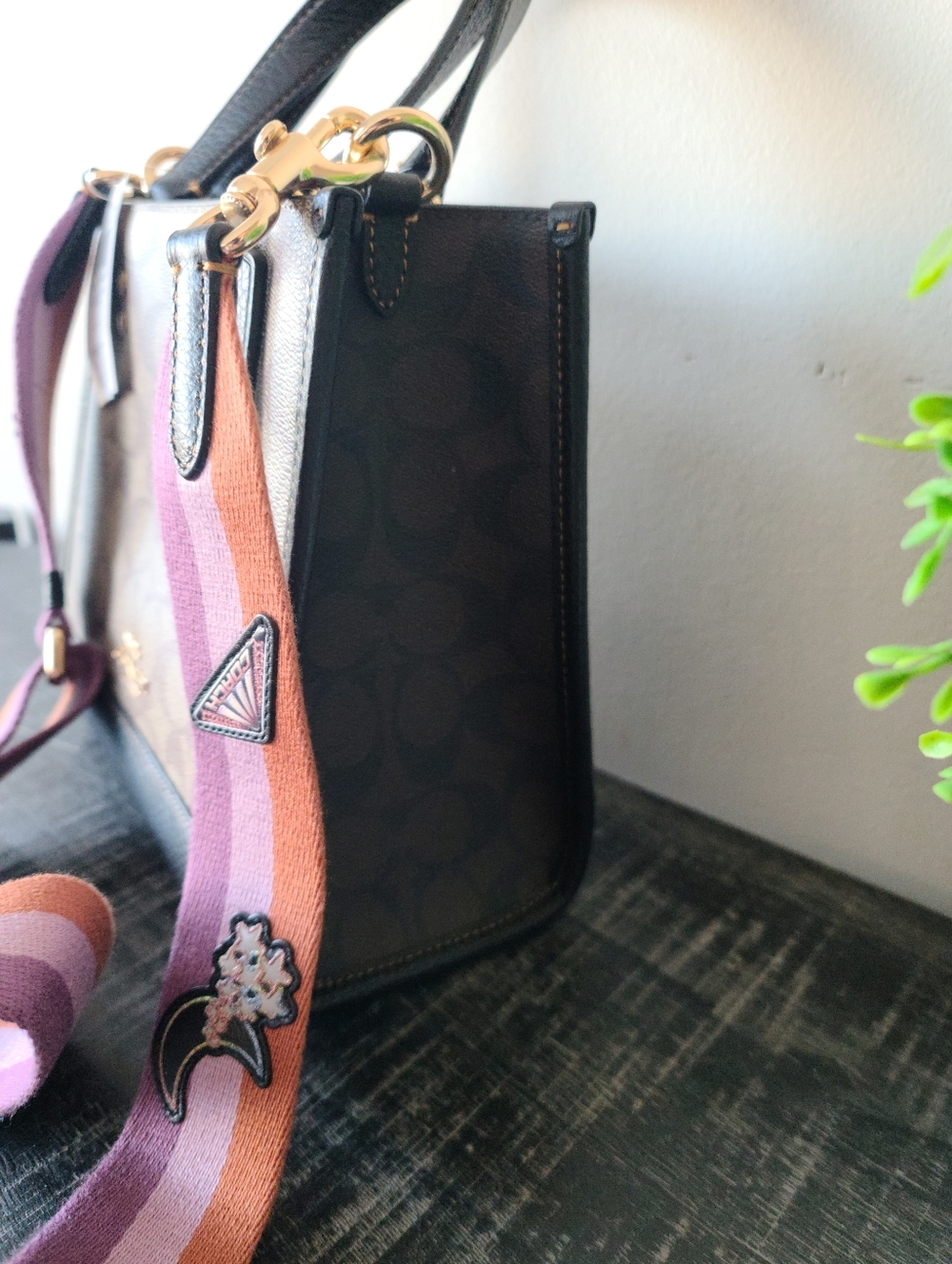 NWT Coach Dempsey Tote Bag 22 In Colourblock Signature Canvas With Disco Patches - Picture 9 of 14